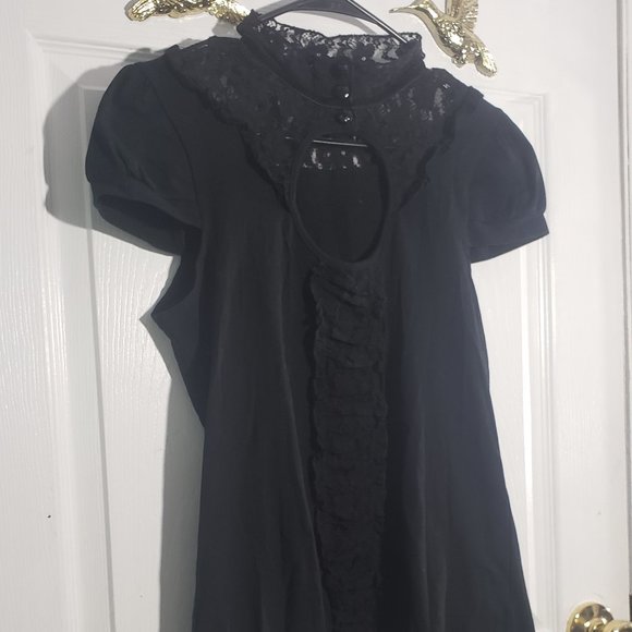 Cute gothic steampunk lace keyhole blouse - Picture 2 of 4